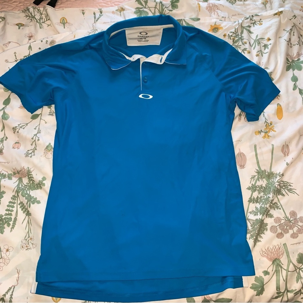 Mens Oakley blue top